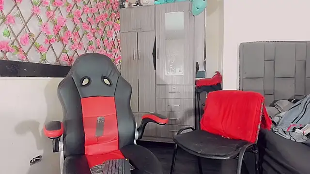 Snapshot of thiara_veky chatting on December 2025 03:17:01 PM thiara veky online show from December 2025 03:17:01 PM