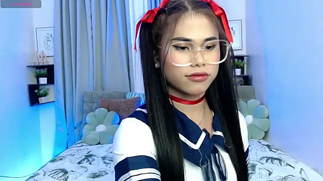 Snapshot of PrettyBlythes_TS chatting on November 2025 01:22:02 PM PrettyBlythes TS online show from November 2025 01:22:02 PM