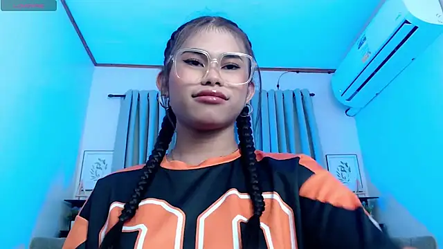 Snapshot of PrettyBlythes_TS chatting on November 2025 08:53:02 AM PrettyBlythes TS online show from November 2025 08:53:02 AM