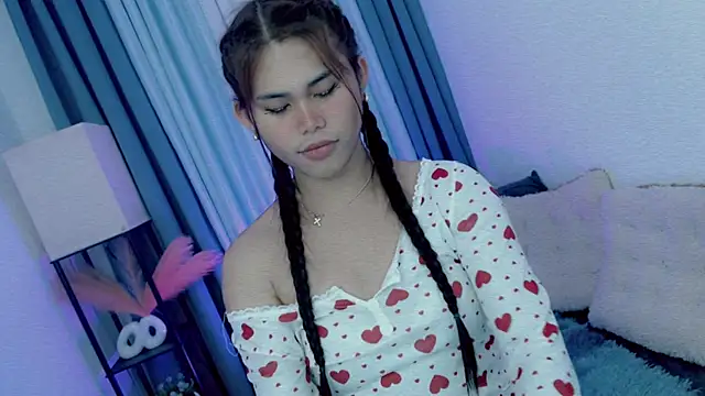 Snapshot of PrettyBlythes_TS chatting on February 2026 07:37:02 AM PrettyBlythes TS online show from February 2026 07:37:02 AM