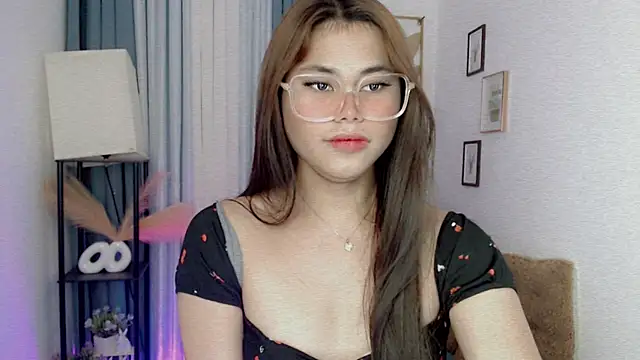 Snapshot of PrettyBlythes_TS chatting on April 2026 03:59:01 AM PrettyBlythes TS online show from April 2026 03:59:01 AM