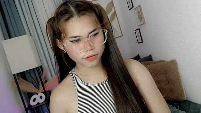 Snapshot of PrettyBlythes_TS chatting on April 2026 12:55:02 AM PrettyBlythes TS online show from April 2026 12:55:02 AM