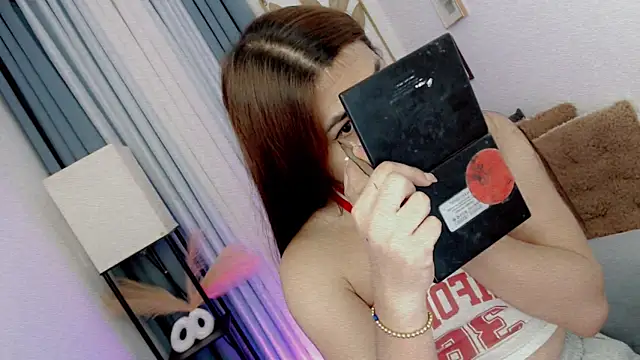 Snapshot of PrettyBlythes_TS chatting on April 2026 07:36:02 AM PrettyBlythes TS online show from April 2026 07:36:02 AM