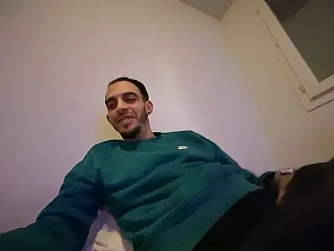 Snapshot of rebeu31313 chatting on December 2025 03:45:02 AM rebeu31313 online show from December 2025 03:45:02 AM