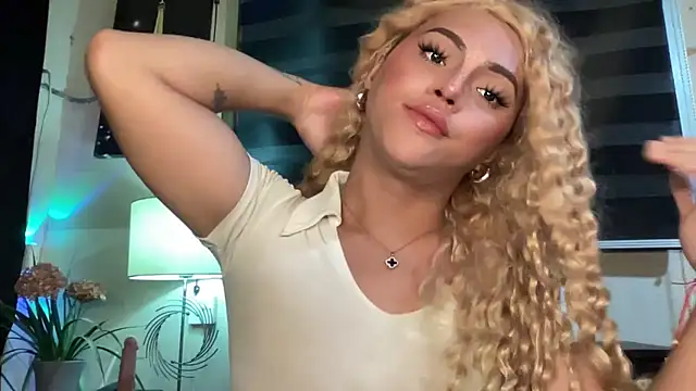 Snapshot of calimonroe chatting on October 2025 08:29:02 PM calimonroe online show from October 2025 08:29:02 PM