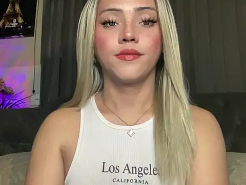 Snapshot of calimonroe chatting on December 2025 12:39:02 AM calimonroe online show from December 2025 12:39:02 AM