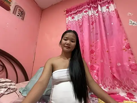 Snapshot of princess_janine chatting on February 2026 10:03:02 AM princess janine online show from February 2026 10:03:02 AM