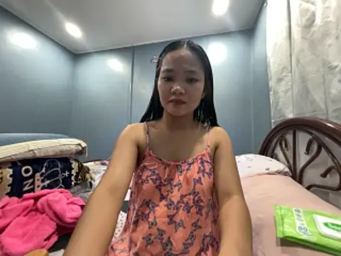 Snapshot of princess_janine chatting on February 2026 12:19:01 PM princess janine online show from February 2026 12:19:01 PM