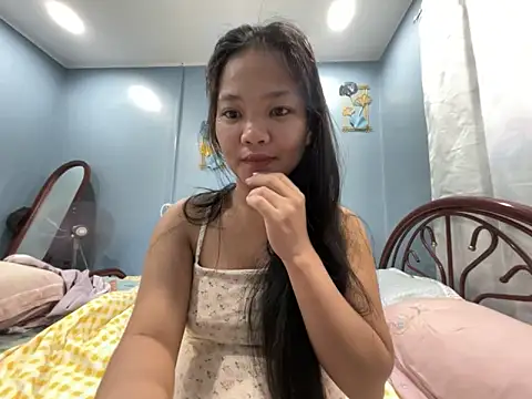 Snapshot of princess_janine chatting on February 2026 12:18:02 AM princess janine online show from February 2026 12:18:02 AM