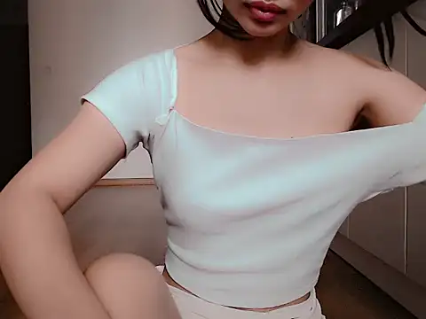 Snapshot of Tea_Mei chatting on October 2025 03:38:02 AM Tea Mei online show from October 2025 03:38:02 AM