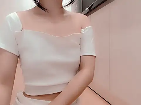 Snapshot of Tea_Mei chatting on October 2025 12:49:02 PM Tea Mei online show from October 2025 12:49:02 PM