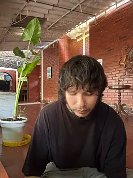 Luxx 14 online show from September 2025 06:30:02 PM