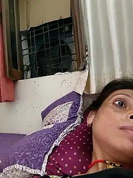 ISHANI-SINGH online show from September 2025 01:43:02 PM