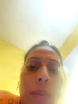 ISHANI-SINGH online show from April 2026 03:11:02 AM