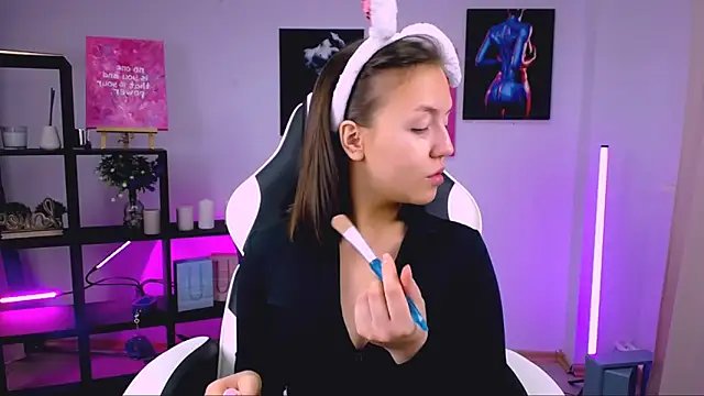 CindySparkl online show from November 2025 02:22:02 AM