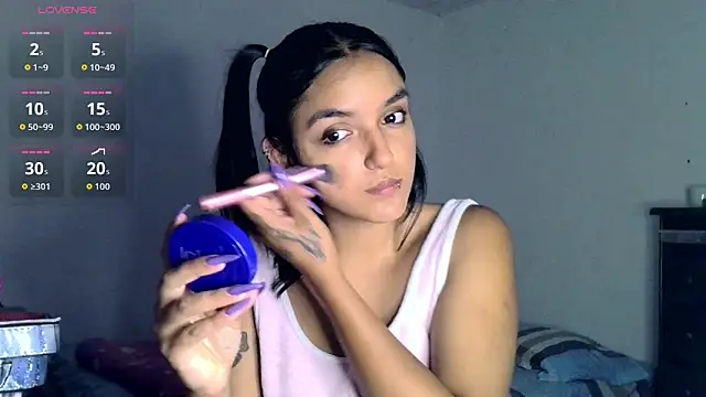 Snapshot of Ari_20_ chatting on May 2026 01:11:02 AM Ari 20 online show from May 2026 01:11:02 AM