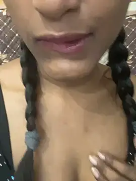 mickle james online show from April 2026 12:44:01 AM