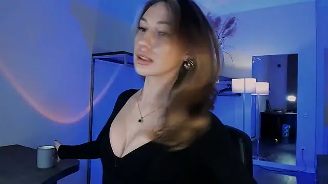 MariGven online show from November 2025 03:25:01 PM