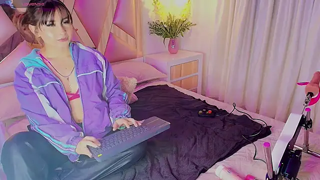 mia ailyn  online show from October 2025 03:18:01 AM