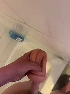 Snapshot of Buck2000 chatting on March 2026 06:04:02 PM Buck2000 online show from March 2026 06:04:02 PM