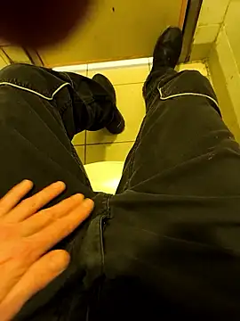 Snapshot of fergi1999 chatting on January 2026 05:07:02 PM fergi1999 online show from January 2026 05:07:02 PM