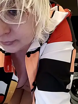 VikaKing online show from December 2025 05:07:02 PM