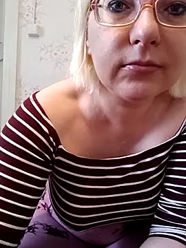 VikaKing online show from April 2026 01:52:02 PM