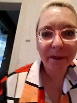 VikaKing online show from May 2026 05:43:01 PM
