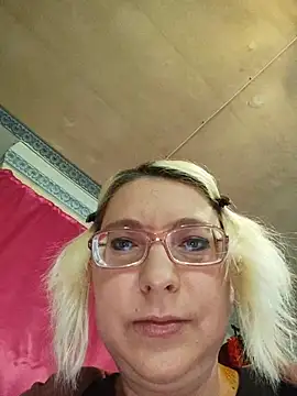 VikaKing online show from June 2026 11:49:02 AM