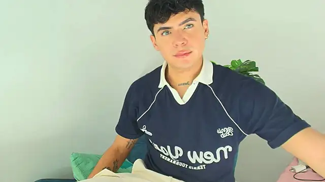 CamiiGuzmanX online show from December 2025 08:26:01 PM