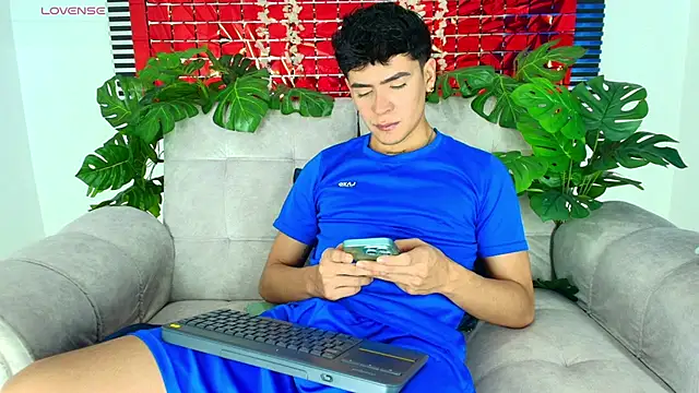 CamiiGuzmanX online show from February 2026 09:38:01 PM