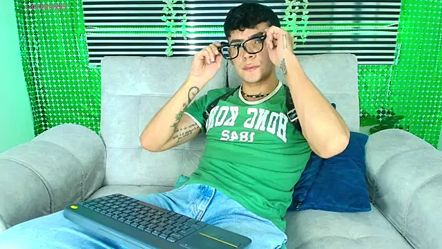 CamiiGuzmanX online show from March 2026 09:18:02 PM