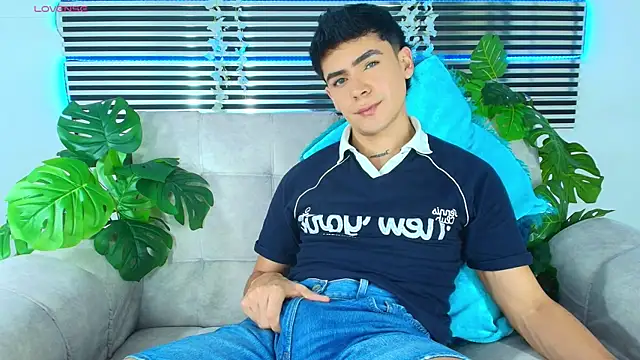 CamiiGuzmanX online show from May 2026 08:24:01 PM