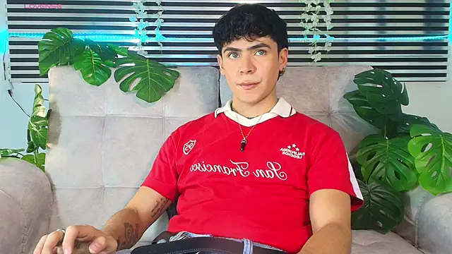 CamiiGuzmanX online show from May 2026 09:21:01 PM