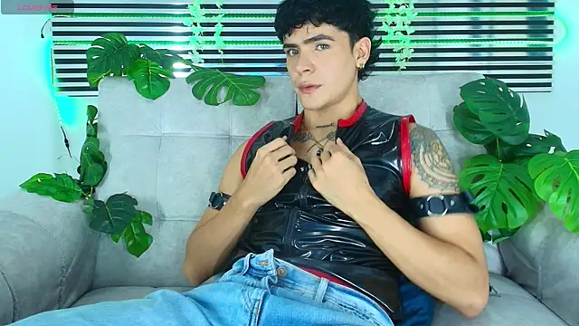 CamiiGuzmanX online show from May 2026 10:04:02 PM