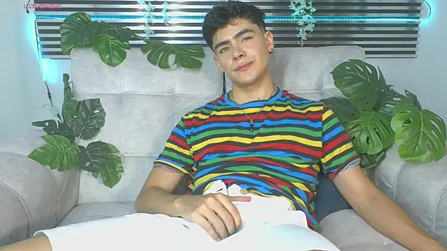 CamiiGuzmanX online show from May 2026 09:30:02 PM
