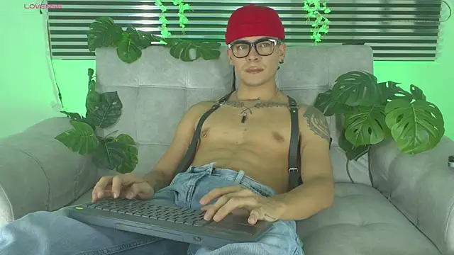 CamiiGuzmanX online show from May 2026 11:22:01 PM