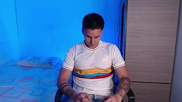 valentinosex1 online show from October 2025 09:45:01 PM