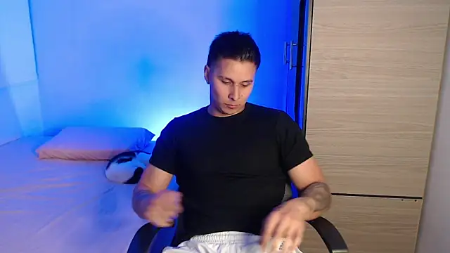 valentinosex1 online show from February 2026 10:58:02 PM