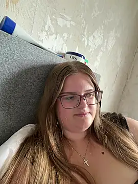 CurvyPaar2 online show from July 2026 01:18:02 PM