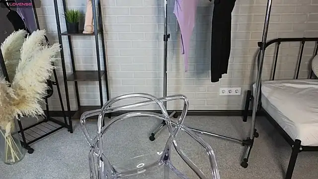 MillaHolt online show from October 2025 01:33:02 AM