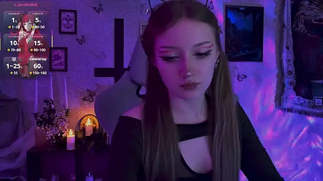 LiliLuna online show from July 2026 10:38:01 PM