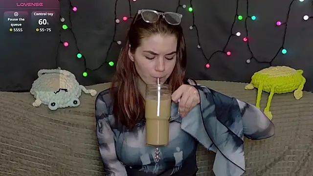 Snapshot of ElzaBlis chatting on December 2025 02:57:02 PM ElzaBlis online show from December 2025 02:57:02 PM