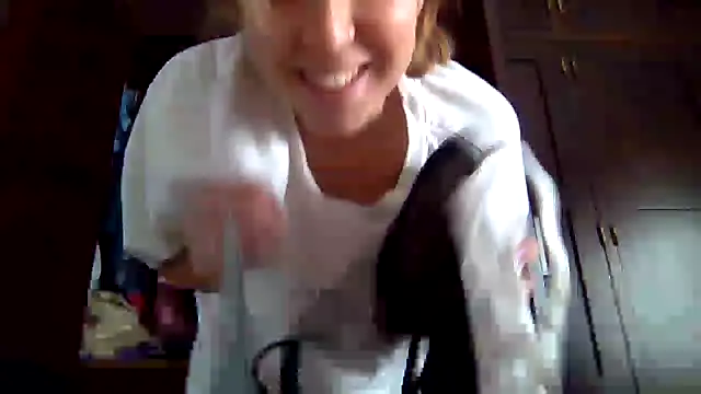 Snapshot of violetofsecret chatting on October 2025 08:57:01 AM violetofsecret online show from October 2025 08:57:01 AM