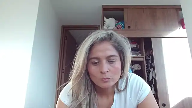 linda-mature43 online show from September 2025 10:09:02 PM