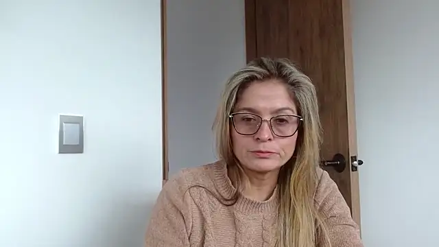 linda-mature43 online show from October 2025 05:57:02 PM