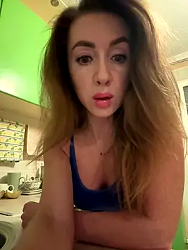 Snapshot of MarinaDiva11_74 chatting on October 2025 08:29:02 PM MarinaDiva11 74 online show from October 2025 08:29:02 PM