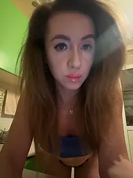 Snapshot of MarinaDiva11_74 chatting on October 2025 07:47:02 PM MarinaDiva11 74 online show from October 2025 07:47:02 PM