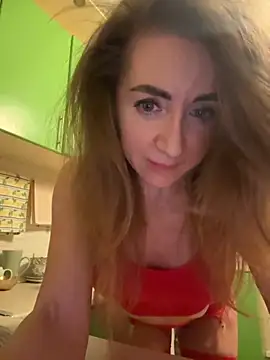 Snapshot of MarinaDiva11_74 chatting on October 2025 08:09:02 PM MarinaDiva11 74 online show from October 2025 08:09:02 PM