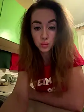 Snapshot of MarinaDiva11_74 chatting on January 2026 07:52:02 PM MarinaDiva11 74 online show from January 2026 07:52:02 PM